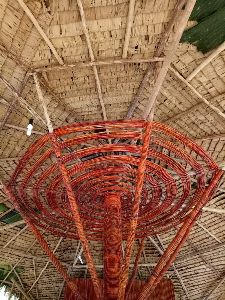 lets_nature's tweet image. Roof at the cafe!  Very beautiful and cozy places.  
#upm #nature #environmentalfieldwork #traditional