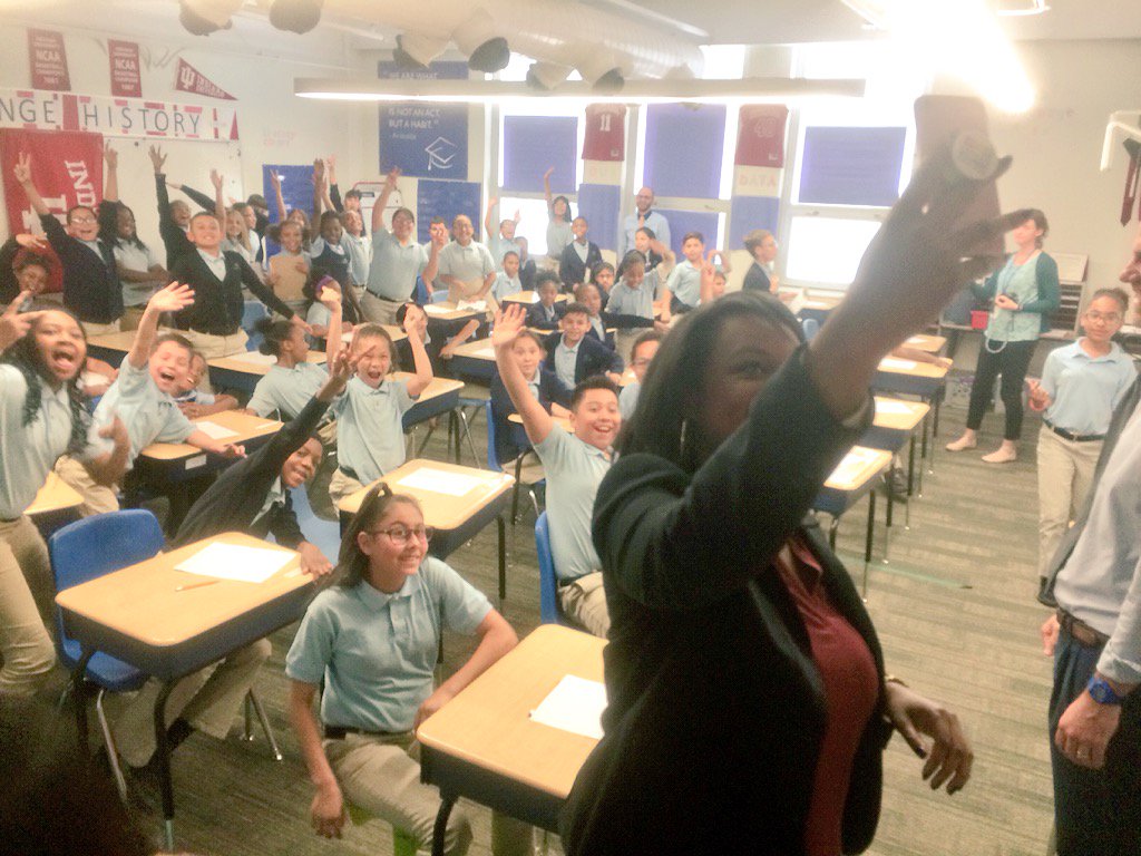 UPrepSchool's tweet image. Amazing experience with our 4th gr. scholars and @leslieherod. She's a celebrity at our school #signingautographs