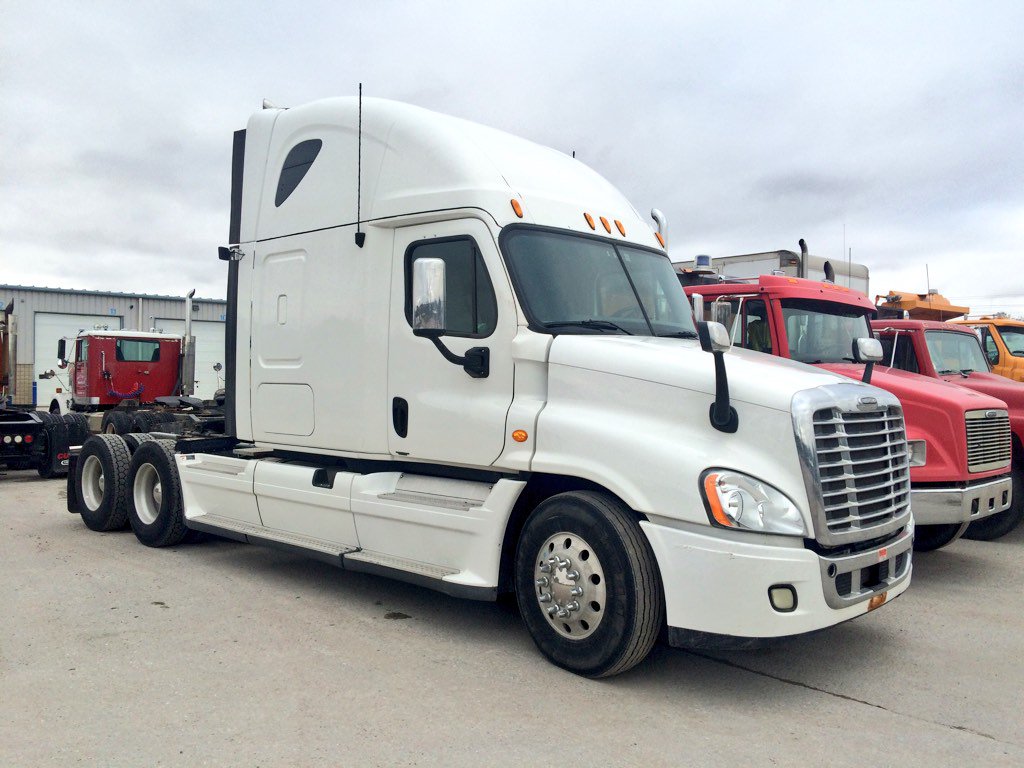 In the market for a #usedtruck? We now have a 2013 #Freightliner #Cascadia in stock. #DD15 #Trucking - Call Alex