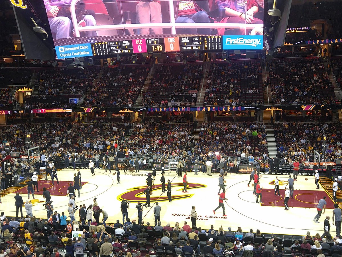 Feeling appreciated at #fanappreciation night with #sittingstarters from <a href="/Raptors/">Toronto Raptors</a> and <a href="/cavs/">Cleveland Cavaliers</a>. Can I get millions to sit and watch the game 2?