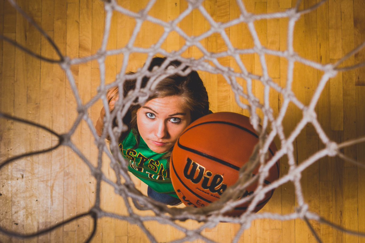 EarlyRisePhoto's tweet image. I had a great time taking a few senior photos yesterday.  This is one of my favorite shots. #basketball #seniorpics #offcameraflash