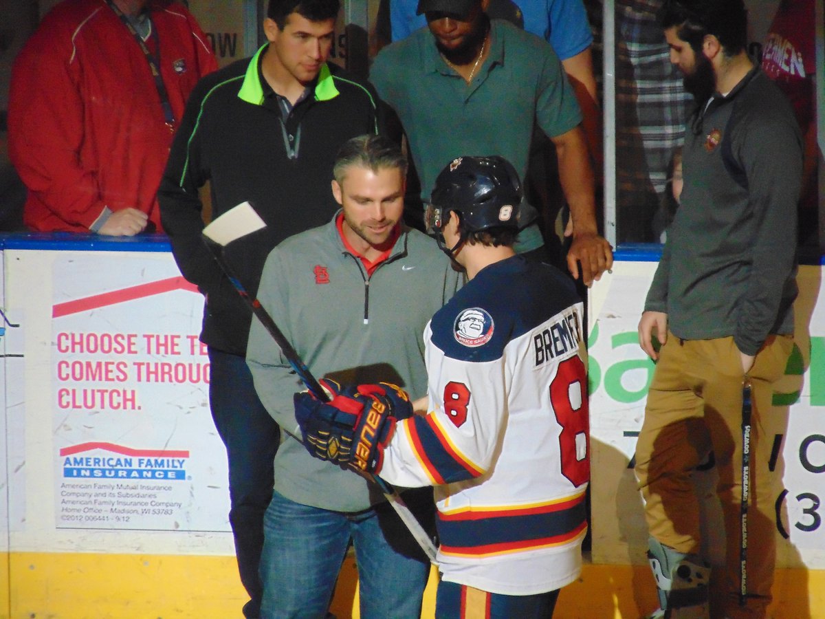 icetimecleve's tweet photo. Peoria Chiefs manager Chris Swauger greets Rivermen captain Dan Bremner during pre-game ceremony before Game 1 of playoffs #rivs #chiefs https://t.co/CzoVkRYAqC