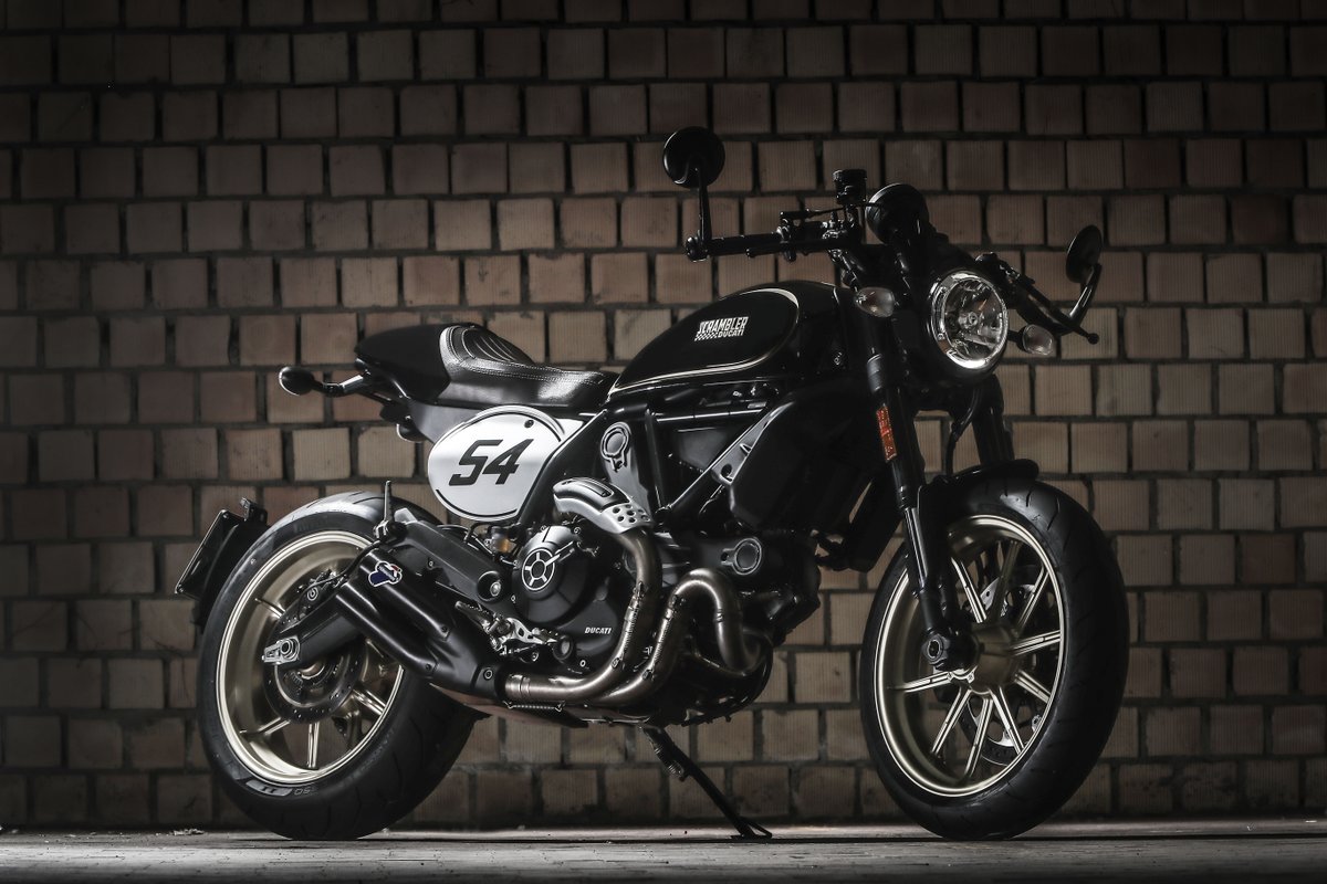 MotorcyclistMag's tweet photo. FIRST RIDE REVIEW: 2017 Ducati Scrambler Café Racer! Scrambler Icon DNA with a mean, sporty attitude! >>> https://t.co/rN0uMHs0Ok https://t.co/MNIZxb5KAq