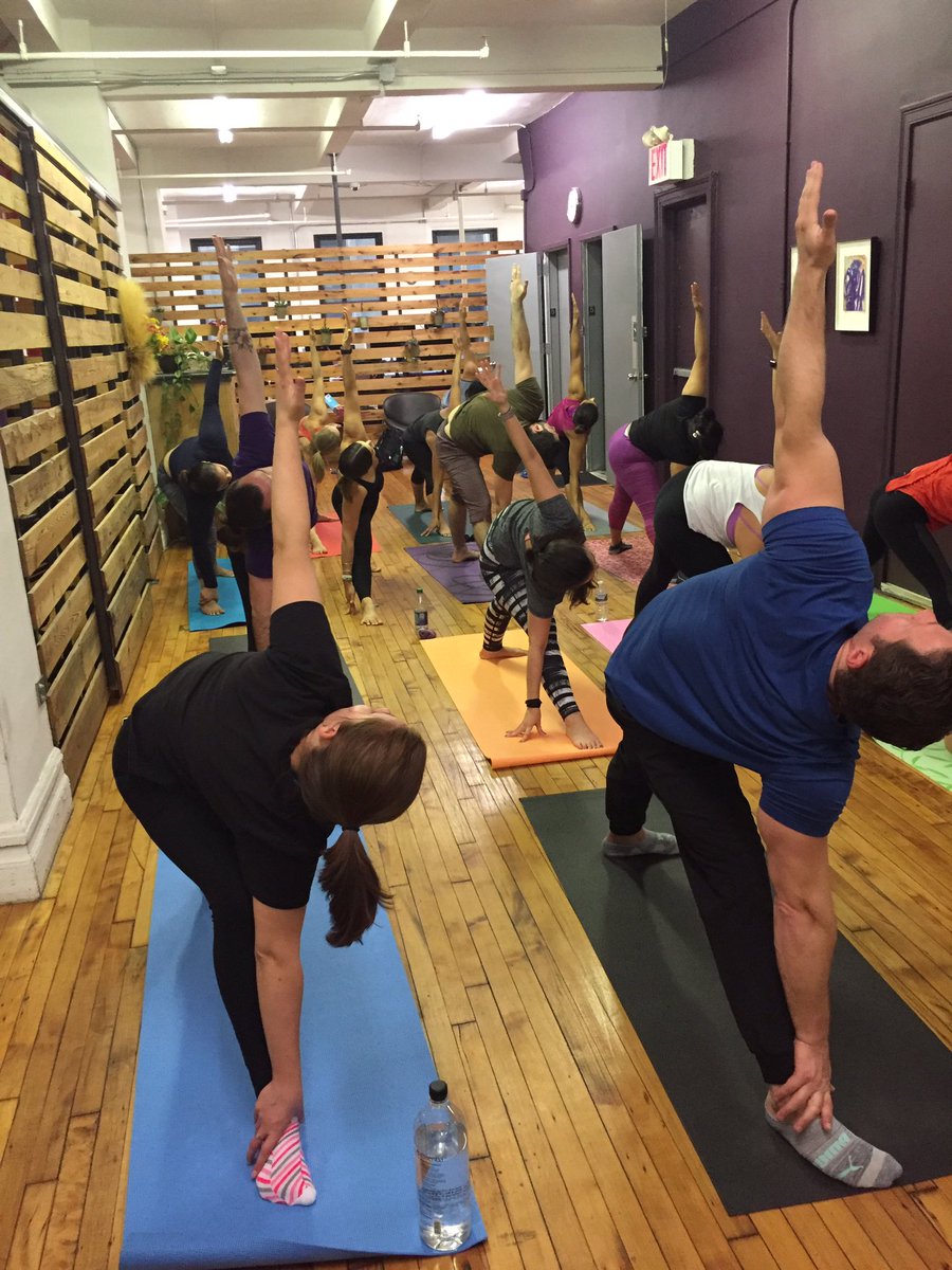 Alexismcclella1's tweet image. Yoga @suminnovation #sumcore #yogaatwork #wellnesswednesday