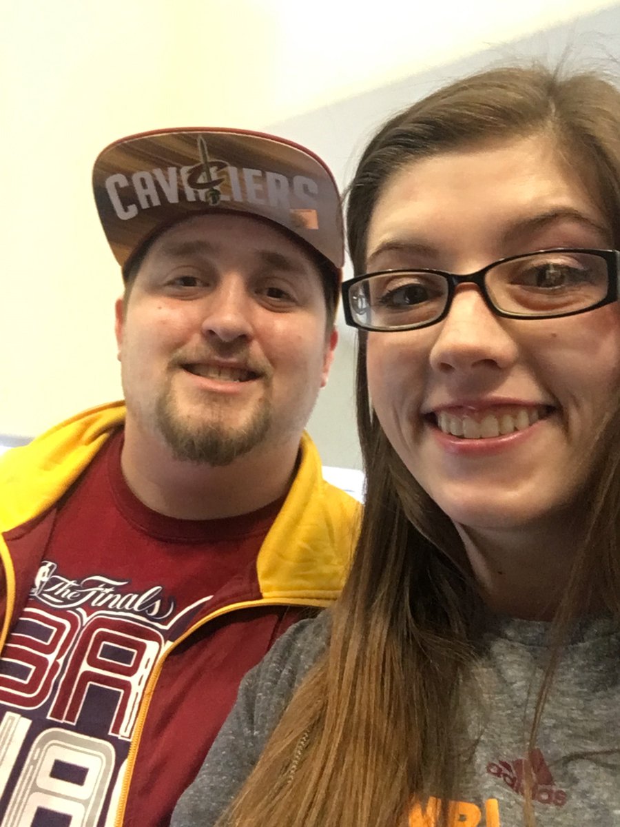 ash_cline's tweet photo. @TweetQTV #ALLFORONE #AllForFans Mom and Dads night out! https://t.co/reNWnzHbvy