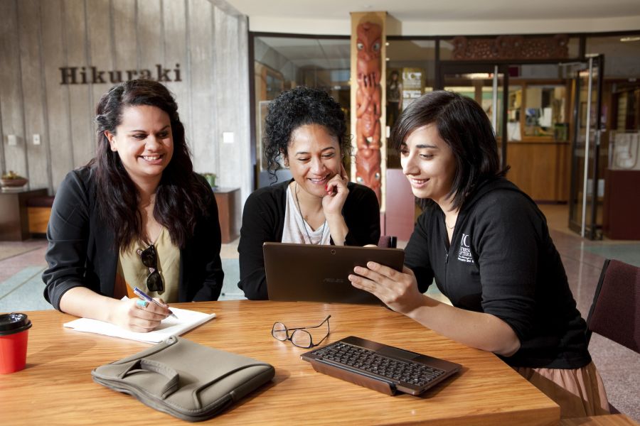 ManaMagazineNZ's tweet photo. Interested in learning te reo Māori? Check out this list of beginner classes all over Aotearoa + online resources: https://t.co/YZaMYVvzEi https://t.co/VzVuHnpQlB