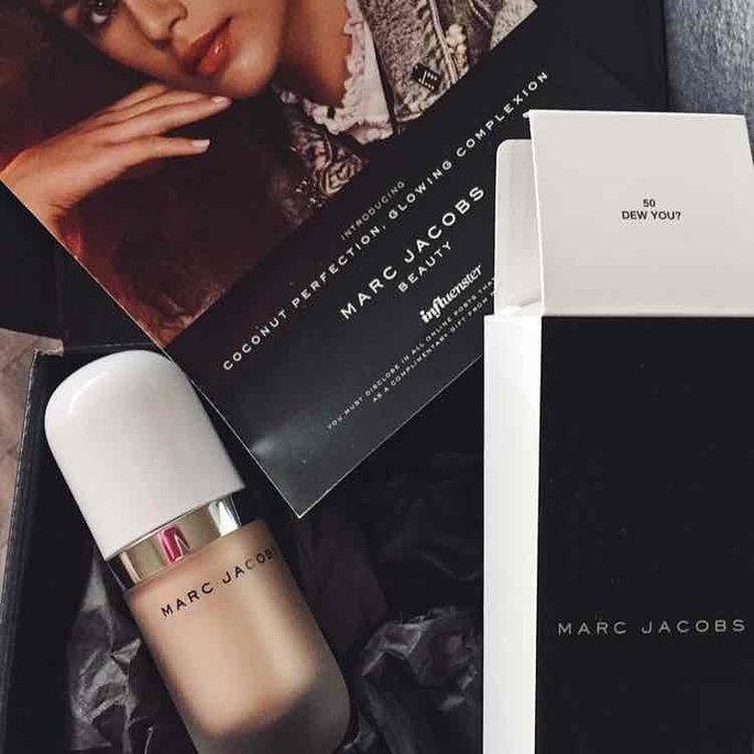 Laur4ik22's tweet photo. Thank you so much @influenster @marcbeauty for sending me this complimentary.
I love the glow it and coconut smell❤️❤️#coconutglow #contest https://t.co/DG2h7oBPVc