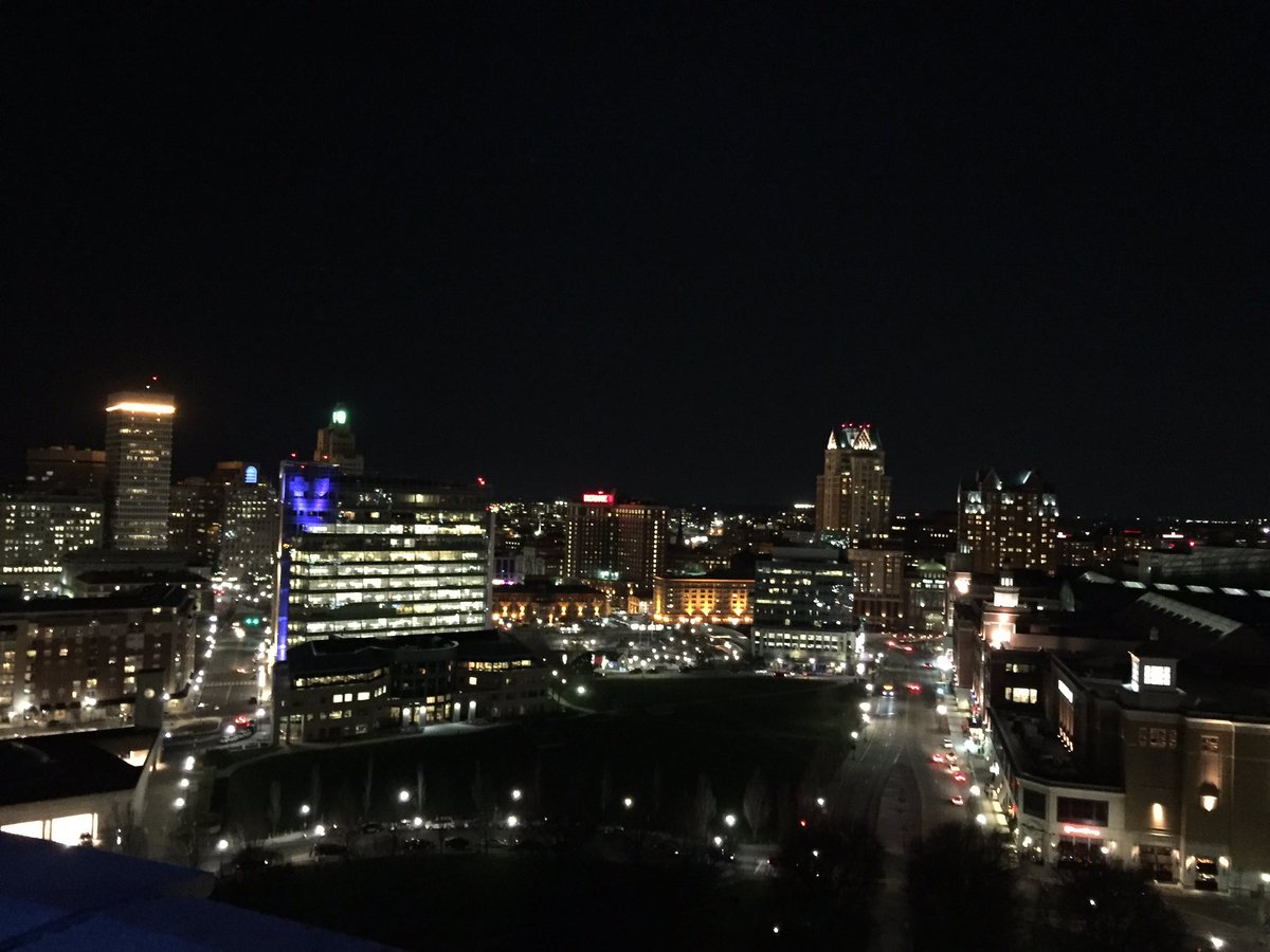 MrTonyGugliotta's tweet photo. What am I doing on top of the state house dome? You'll find out on @NBC10 at 11! #goodnightlight https://t.co/7yg5tzYFQ3