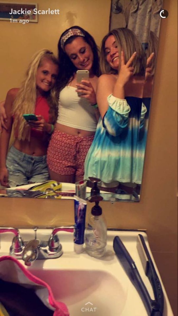 marissaanzalone's tweet photo. happy birthday to one of my fav people @emmy_graves !!! Love you sm can't wait to see you soon💘😍😊💙🎉 https://t.co/PzFeL48wJ9
