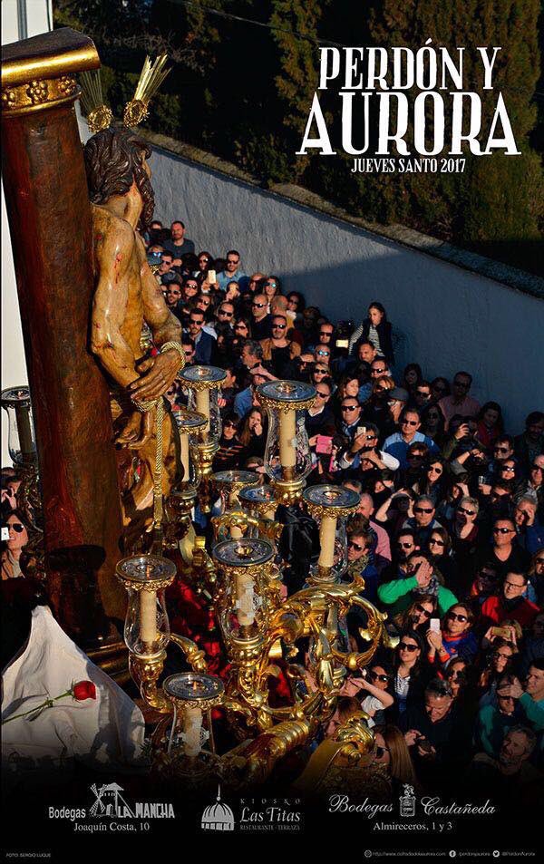 SemanaPasionGr's tweet photo. Por fín llegó ese Jueves Santo tan esperado... Feliz estación de penitencia a los hermanos de @PerdonAurora https://t.co/QdhwkDcRgJ
