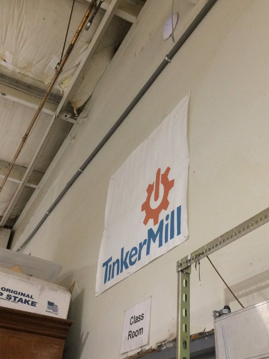 CGluklick's tweet photo. Such a cool place! #tinkermill #makerspace #explore #cs4all https://t.co/HfTsG422fN