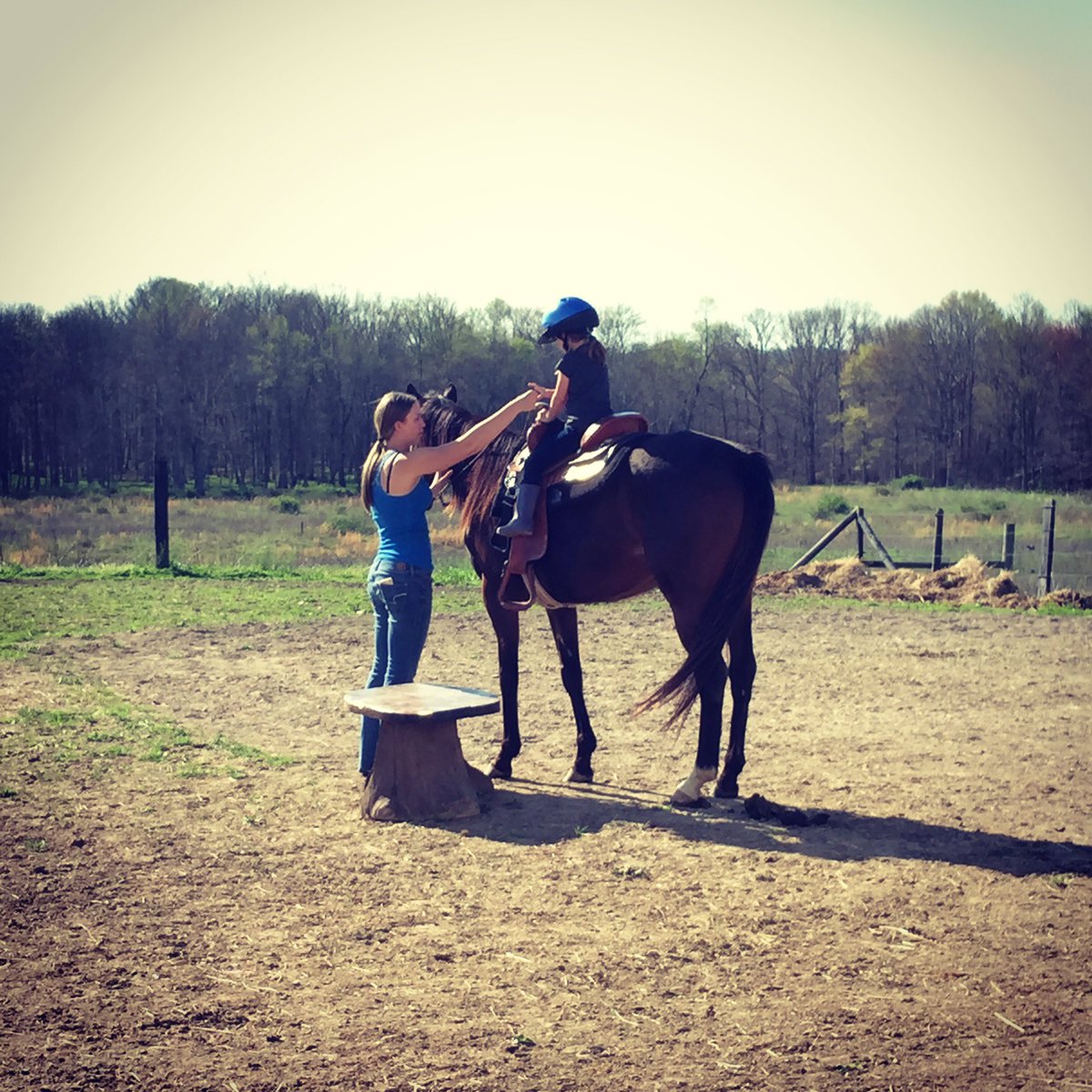 #ridinglesson #abbeystables #doingwhatsheloves @3bowling