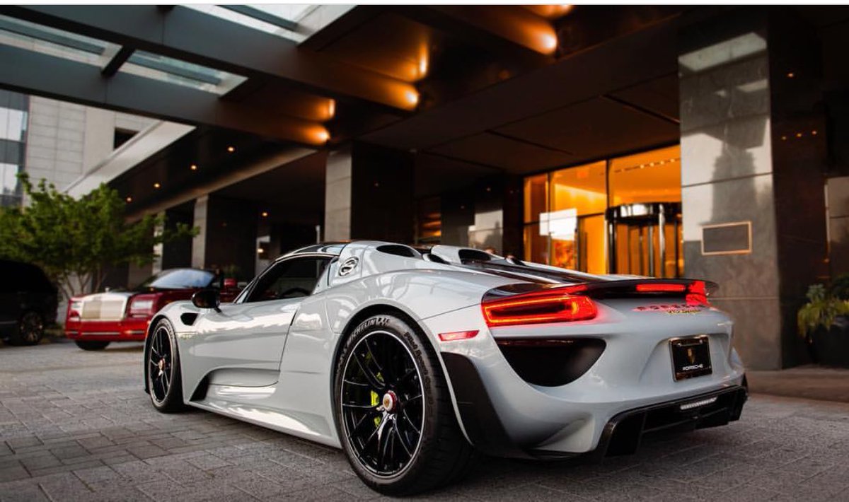 Porsche_Autos's tweet photo. Sport Classic Grey 918 https://t.co/zoZyS4HqzY