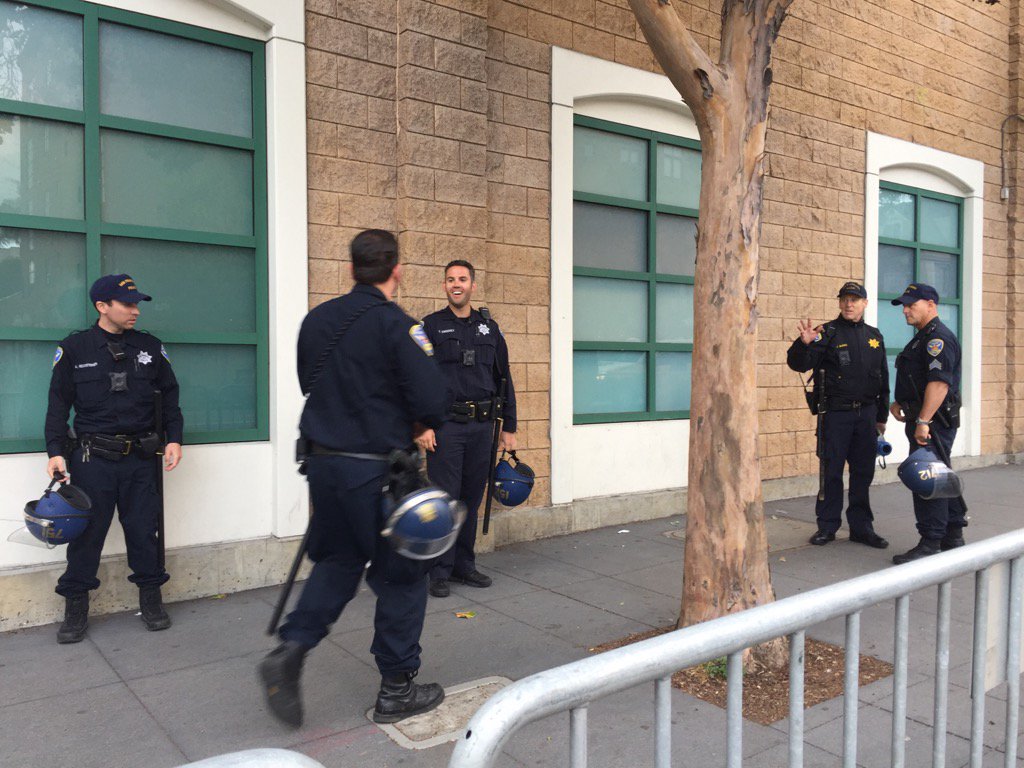 Leslie Brinkley on Twitter "Heavy police presence on Valencia after SF