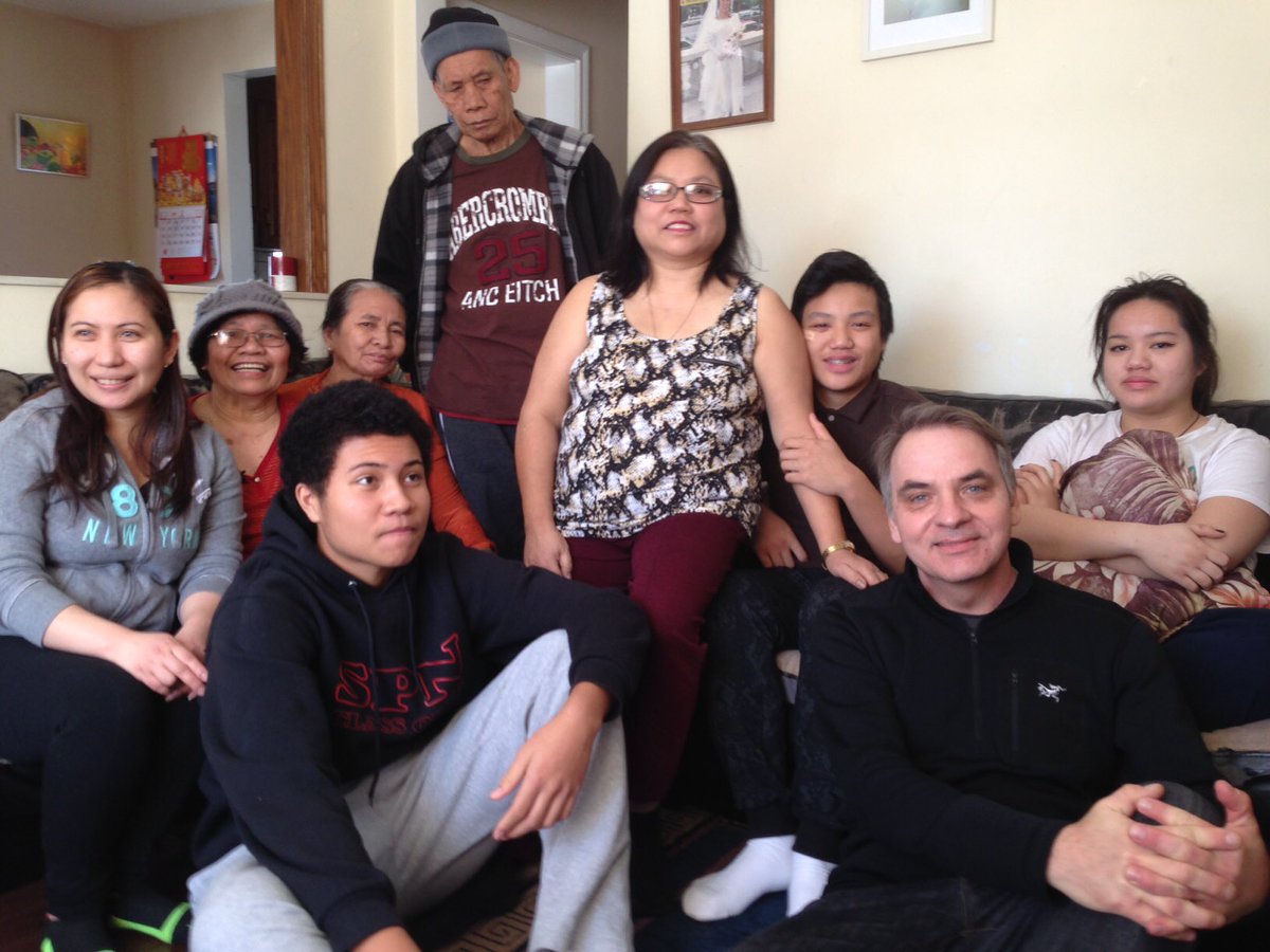 ConsumerSOS's tweet image. #IWorkForTheViewer.