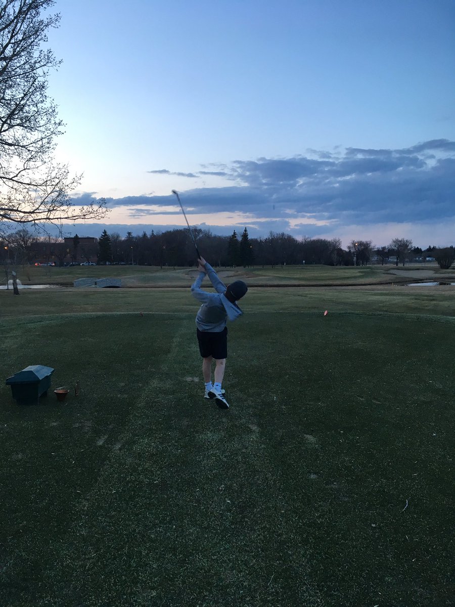 RoyalReginaGC's tweet photo. Some of our finest Junior Golfers out playing on this April 12th night. Rumour has it they won the Closest to the Pin vs @Mully91 tonight! https://t.co/ltRF47nSsI