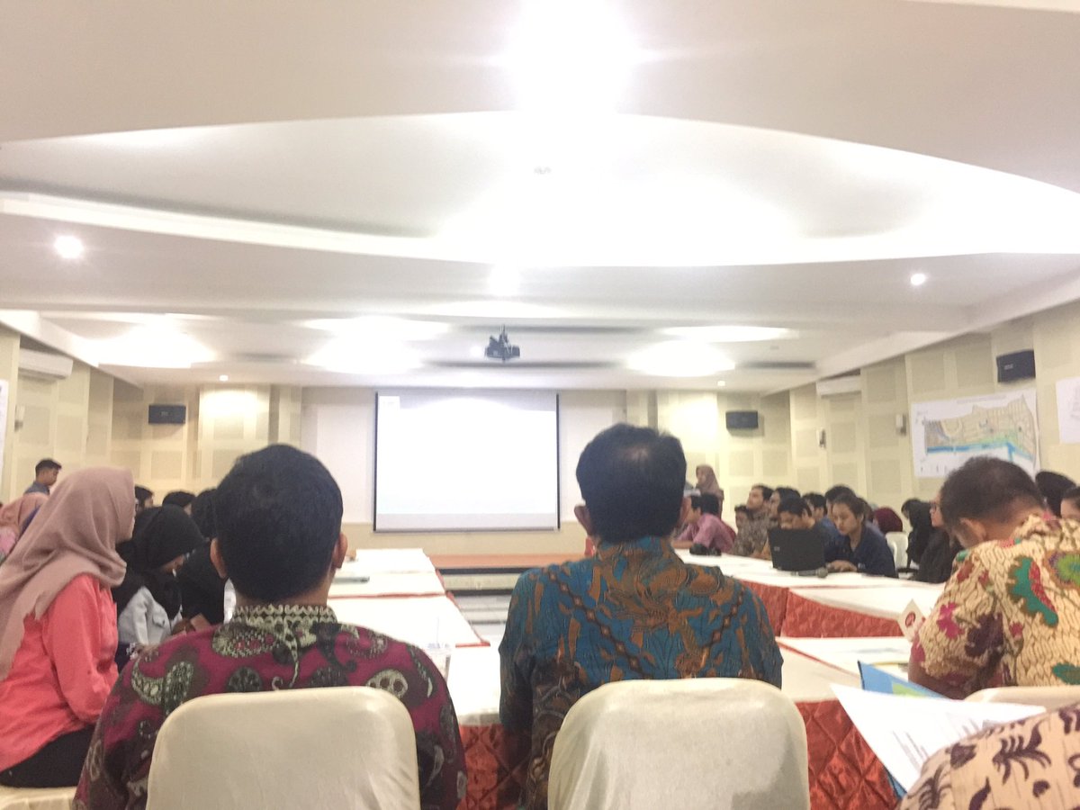 Pagi ini #SMGTangguh sedang ada di seminar waterfront settlement <a href="/UndipSemarang/">UNDIP Semarang</a> dengan kajian di Banjar Kanal Timur