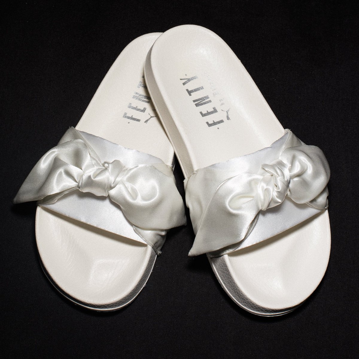 fenty bow slides white
