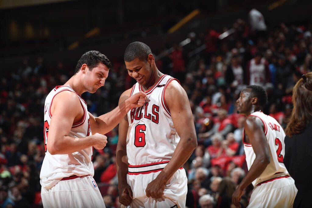 IamFelicio's tweet photo. It's time!! #playoffs #bullsnation ✊🏾 https://t.co/Y8vsvzrMiB