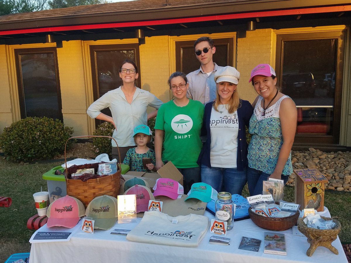 FGUNNELL1906's tweet photo. Give Back Event... #happinest #chilislove https://t.co/bSjf2QFhZl