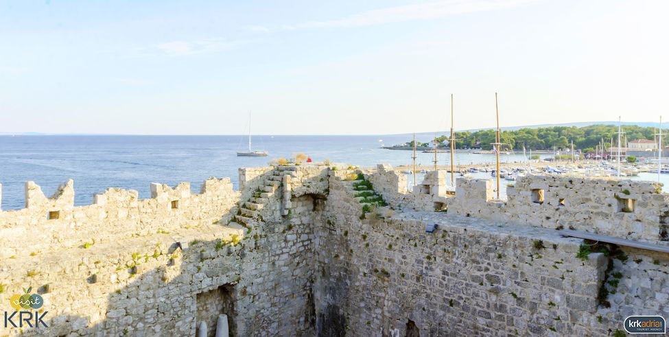 VisitKrk's tweet image. The interior of the Frankopan Castle, at Kamplin square in #Krk, #Croatia - Frankopanski Kastel, part of the medieval city walls.
#VisitKrk