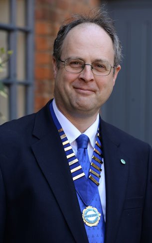 thebsava's tweet photo. From farm vet to exotics vet - find out more about our new President John Chitty >  https://t.co/UedRPDieHN https://t.co/mQ2Wi0IZHV