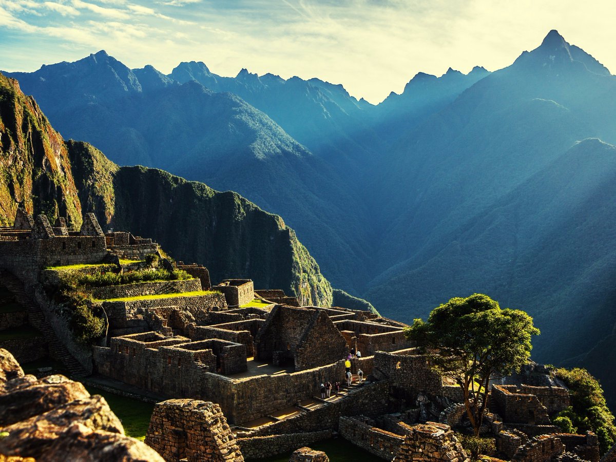 UnknownGadget's tweet photo. @Namecheap Machu Picchu is the best place on earth. All day walking with my friends. #NamecheapContest https://t.co/tW9JCXl95x