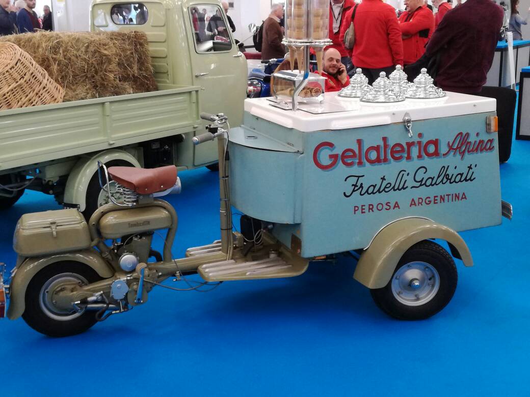 rosvaccarelli's tweet photo. Oggi il gelato lo offro io. Buongiorno amici https://t.co/QYC7Ivg2Dw