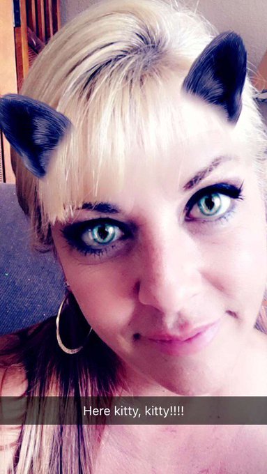 This kitty has one more day of #EasterSpecial on https://t.co/IUTq9Sn3Wh get your #TasteTest https://t<a href="/tag/easterspecial"class="tags">#EasterSpecial</a><a href="/tag/tastetest"class="tags"><span>#tastetest</span></a>