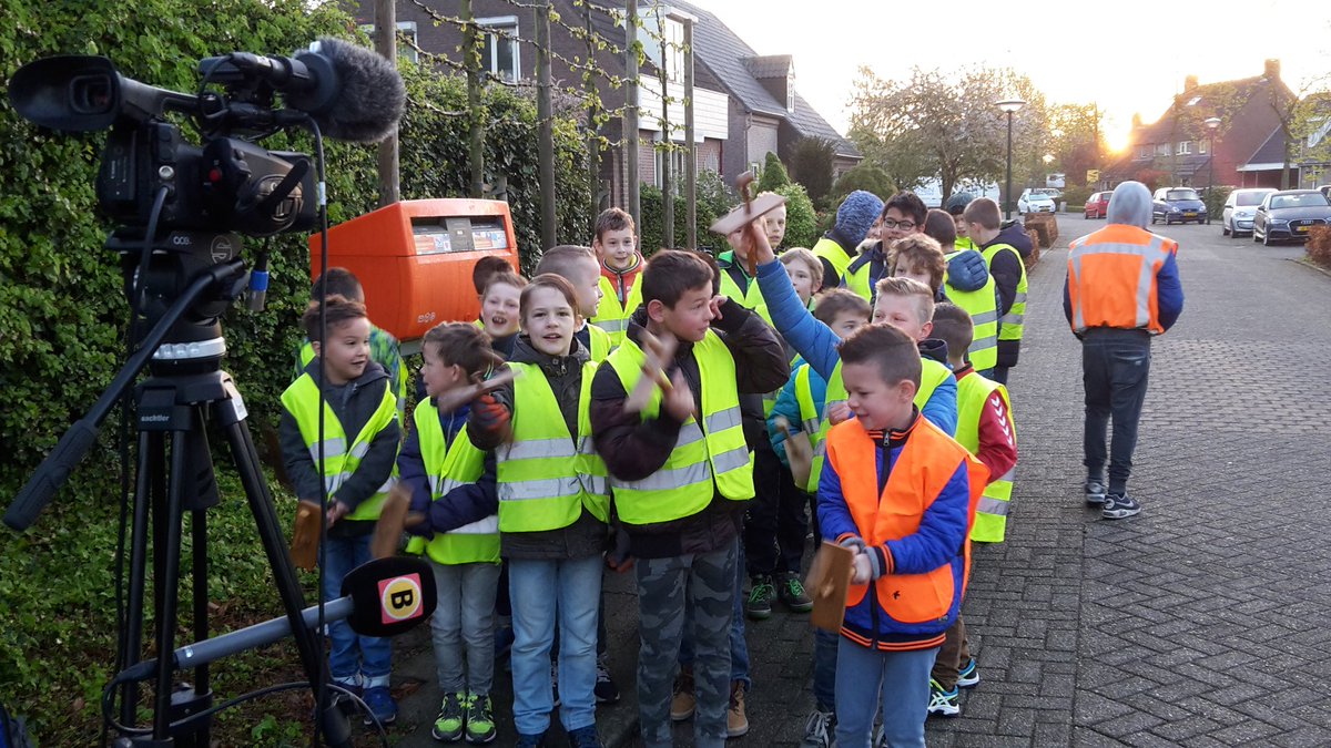 We gaan Brabant eens effe Wakker! klepperen. <a href="/omroepbrabant/">Omroep Brabant</a> <a href="/TesselLinders/">Tessel Linders</a> <a href="/radiomaarten/">Maarten Kortlever</a>