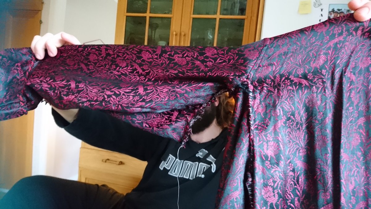 MariaAlling's tweet photo. Det här är verkligen _varje__gång_ jag försöker sy nåt https://t.co/OVLjLyFo8n