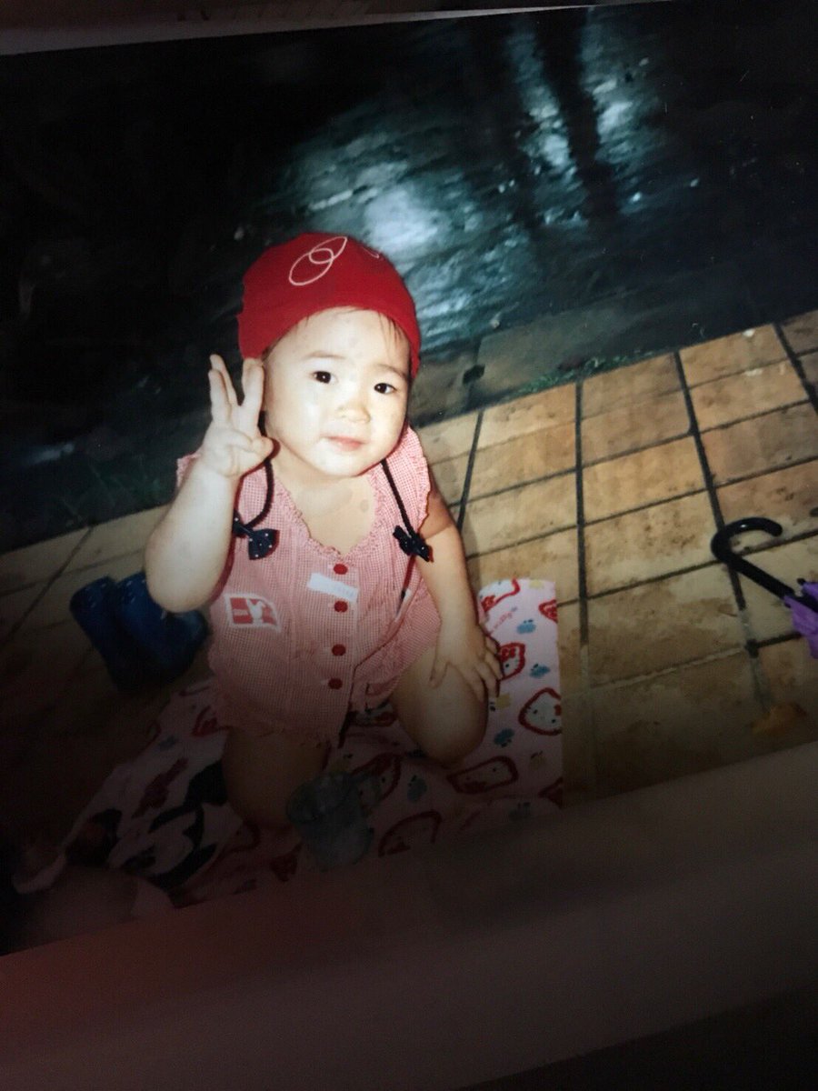 Hikaru Nakachi 今日はお母さんの命日 お空行って10年ぐらい経ちました 産んでくれたおかげでお酒飲んで次の日後悔 する遺伝子は立派に受け継いでます 因みにやりまんも 卒業したけど お空でも長生きしてやりまんと酒癖磨いてください 産んでくれて