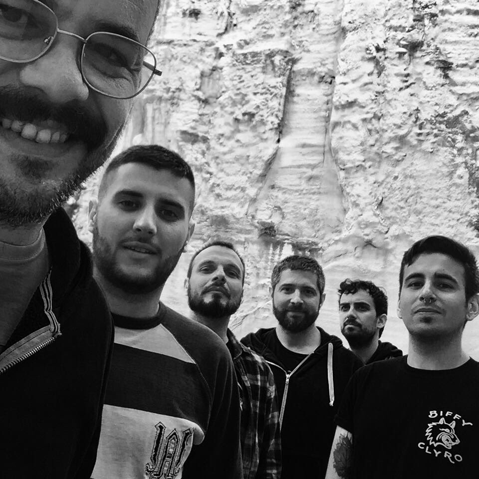 victoriagrup's tweet photo. Últims dies de preproducció amb #Ericfuentes . 24 d'abril entrem a l'estudi de gravació. 1r treball de #Victòria https://t.co/L5pOGOMgdJ