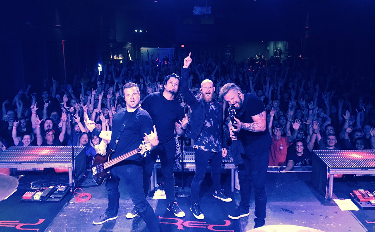 thebandred's tweet photo. Thanks to EVERYONE that made it out to our 10th Anniversary Tour! We love you. Here's to 10 more...
#EOSX https://t.co/M7OQjxSfVE