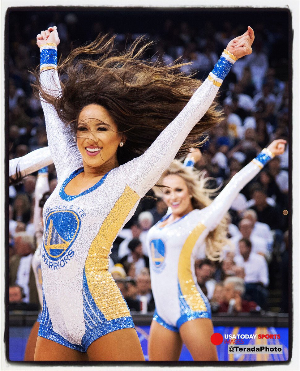 .<a href="/GSWDanceTeam/">Warriors Dance Team</a> @claricegee_ performs vs the Lakers
