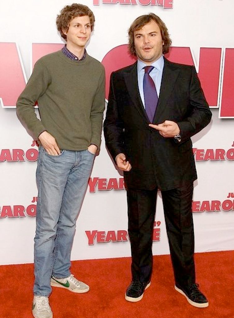 Stowers_London's tweet image. TBT. Jack Black in his Stowers suit to the premiere of his (then) new film Year One #bespoke #savilerow #jackback #yearone #premiere #tbt