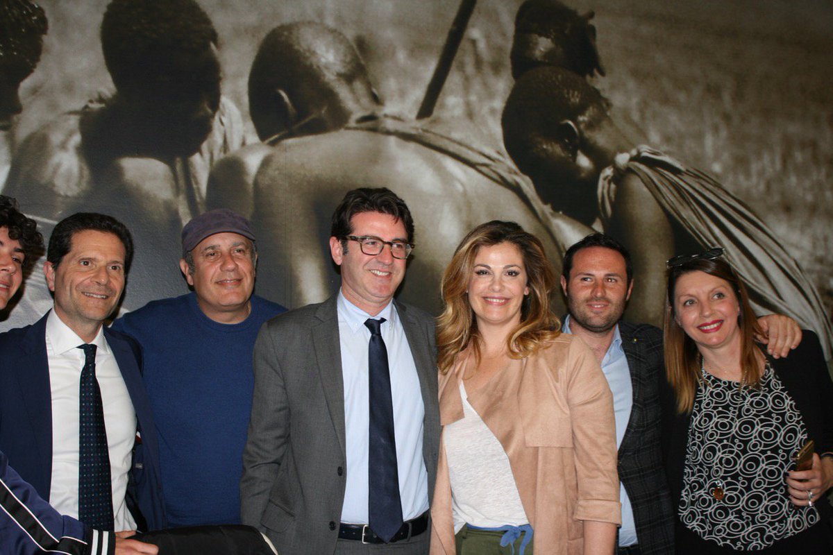 AlcaMaglie's tweet photo. Riprese e Conferenza Stampa ad #AlcaMaglie del film #NoncèKampo https://t.co/lszR1YPKmN @FedericoMoccia @MirkoTrovato00 #VanessaIncontrada https://t.co/5t4fmcOSRo