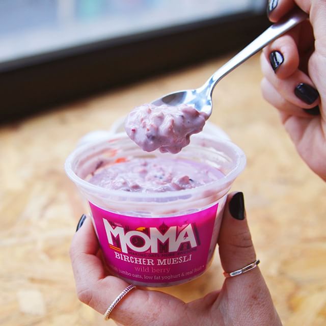 ventil barmhjertighed Aftale MOMA on Twitter: "Low fat yoghurt, jumbo oats and real fruit. Cor, go on  then. #momafoods #birchermuesli #overnightoats https://t.co/tm0pilMH0p" /  Twitter
