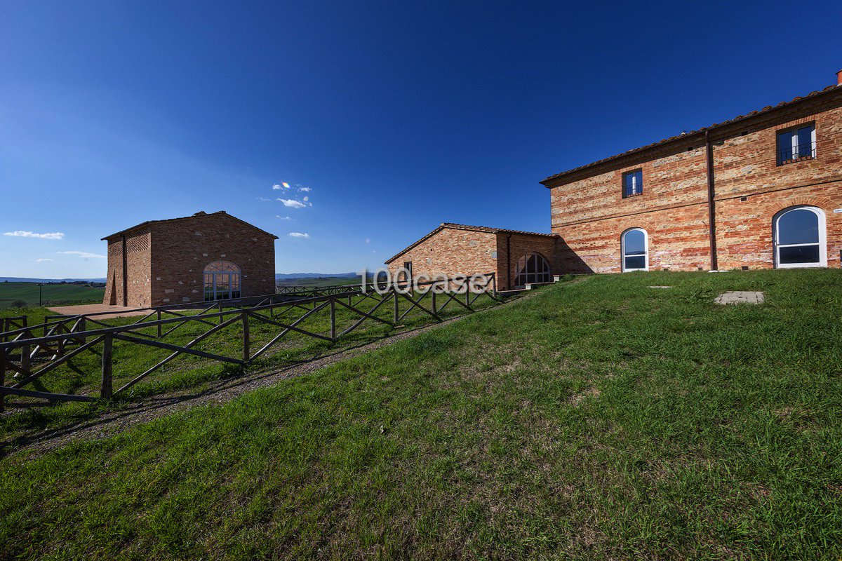 100_case's tweet image. #CampagnaToscana @Terredisiena #Siena #Vendita #porzione di #casale #Vendita @100_case
