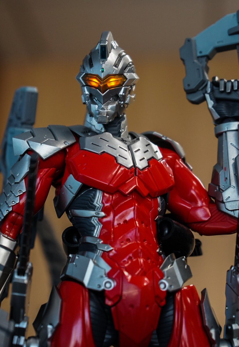 今日も微熱状態で仕様書を描いてたら、千値練さんからセブン(ULTRAMAN