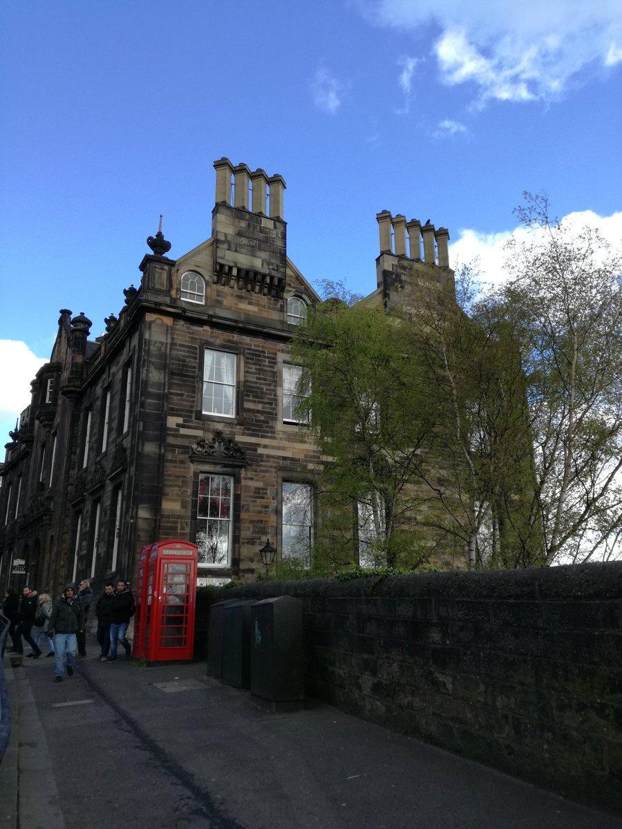 agui13_'s tweet photo. Edimburgh.... is special! https://t.co/75W59K5iwn