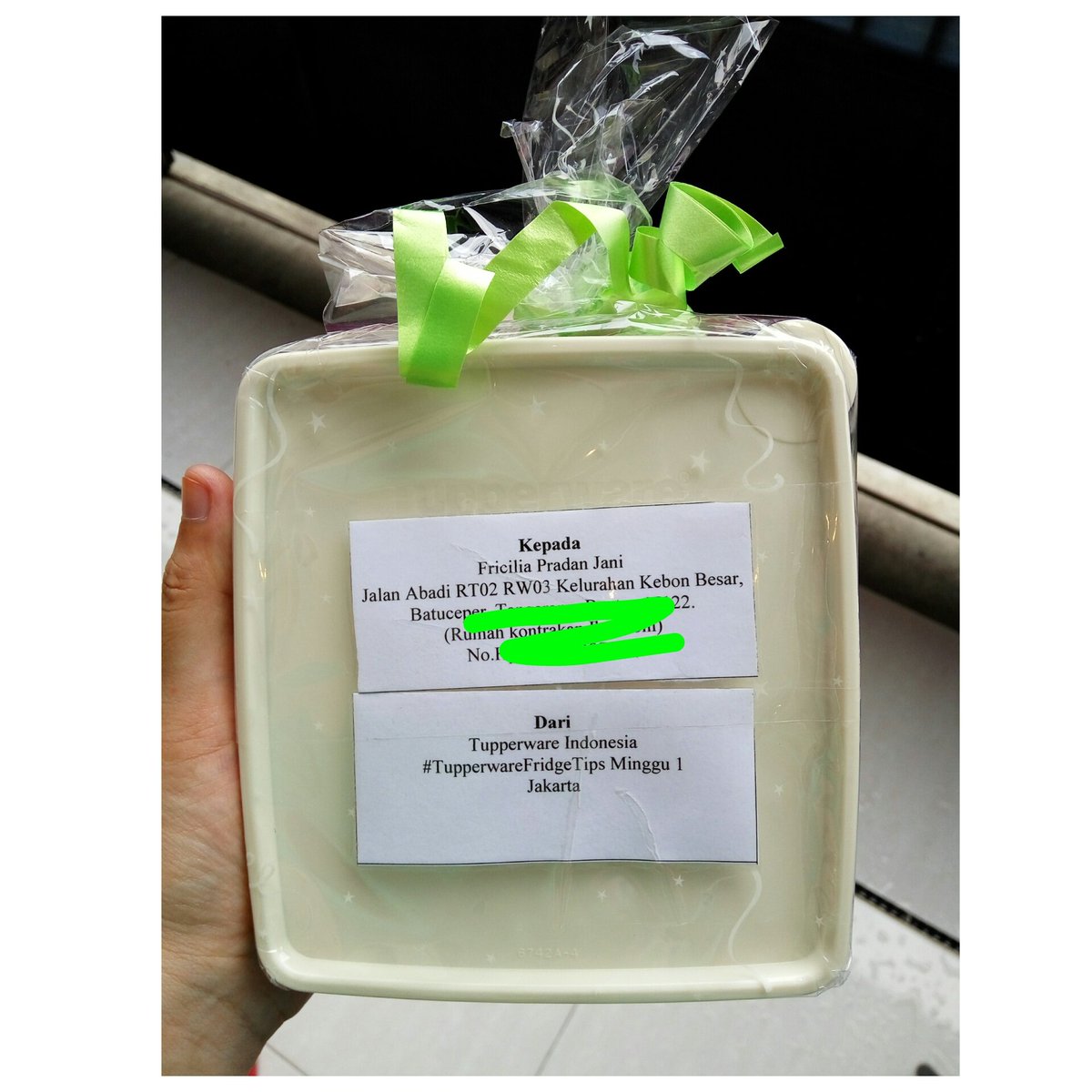 sisilPJ's tweet photo. Miss @tupperwareID hadiah #TupperwareFridgeTips nya udh sampai...makasih bnyk ya.. πππ sukses teruuss suka bngt hadiah nya bisa buat bekal.. https://t.co/9Rt1FIdlCO