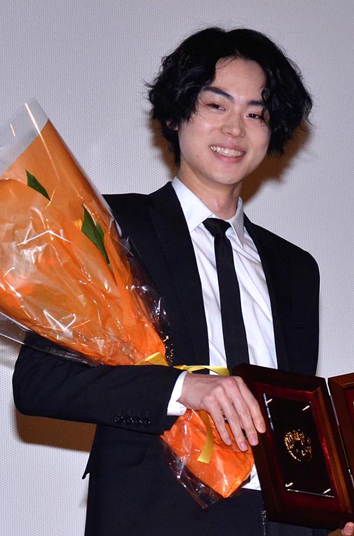 ovO_NEWS_Ovo's tweet image. #菅田将暉、主演男優賞初受賞「別格に重い」　高校生役からの“卒業”覚悟？ - bit.ly/2o9rzaQ #上白石萌音 #日本映画プロフェッショナル大賞 #菅田将暉 #間宮夕貴