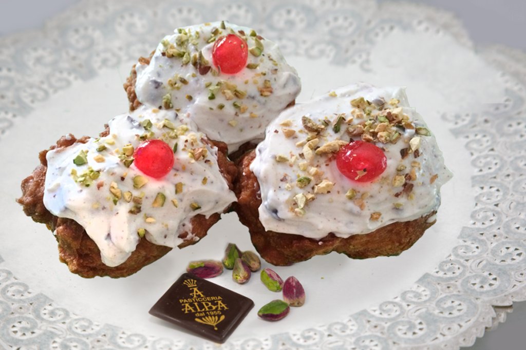AlbaPasticceria's tweet photo. Sfince di San Giuseppe https://t.co/OiVtnfIfwz https://t.co/JYCTbYSv8Z