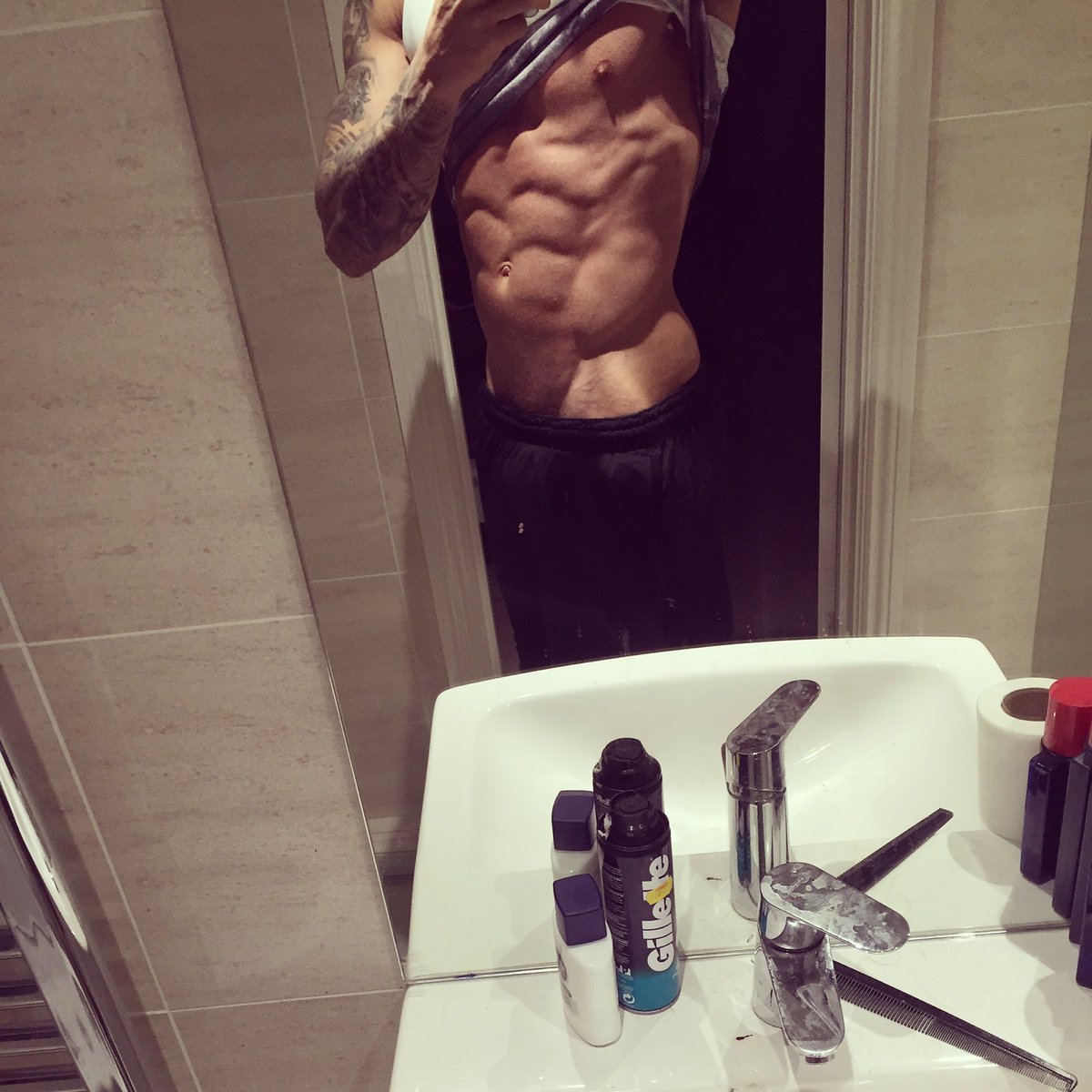 Ross_Kotzi's tweet photo. Never been as lean &amp; strong before at same time👌 if your training is plateauing switch it up, always another way! https://t.co/fBmxL16qdg