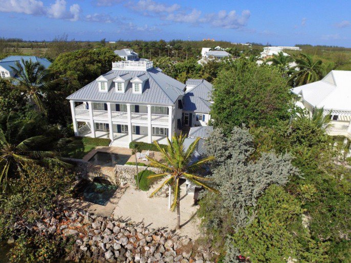 ChatfieldRafael's tweet photo. SEAGROVE House a Large family home for sale on #grandcayman. https://t.co/gtnwwnjrN4 #caymanproperty #realestate https://t.co/nZn1oTpfMg