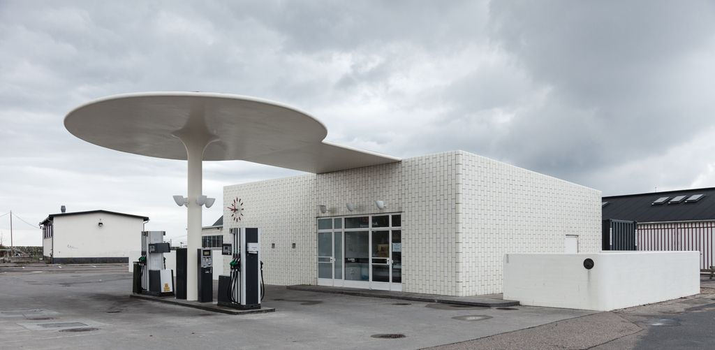 Ishalaiz's tweet photo. The Skovshoved Petrol Station,1936.  #Copenhagen, #Denmark. 
#Architect and designer #ArneJacobsen. 
#Functionalism https://t.co/Ol886VXC8A
