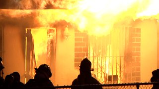 FORCED OUT BY FLAMES: Family "lost everything inside" after fire ripped through home. bit.ly/2o90DZ2 https://t.co/DrNVanpdvu