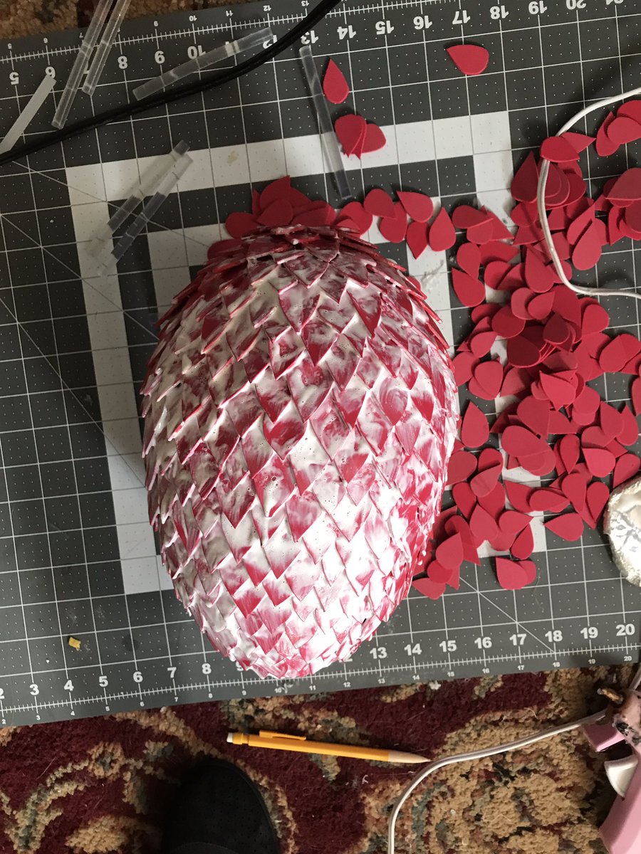 TheMoxieMegan's tweet image. Finished mod podging my dragon egg before heading to work, tonight will be the first coats of spray paint! #cosplay #propbuild