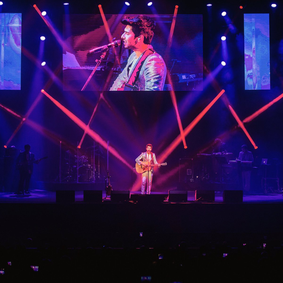 ARMAAN ✦ tweet media